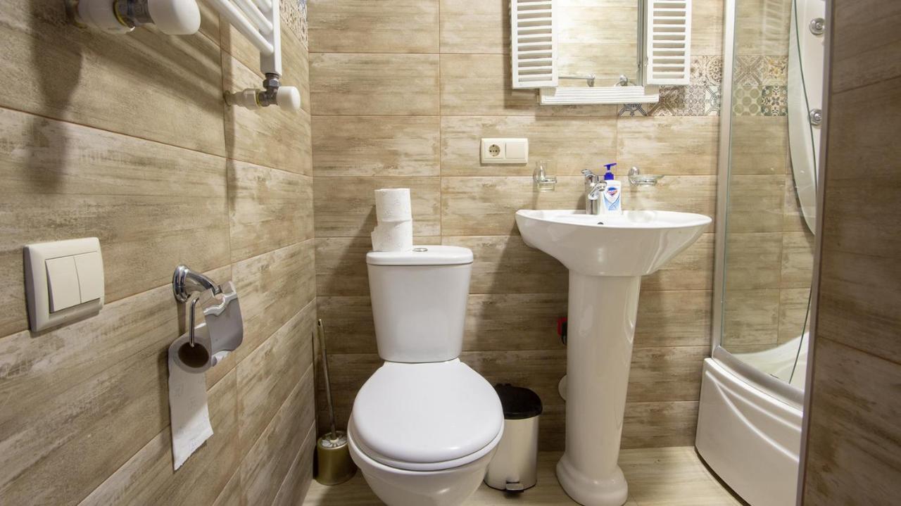 4 Bedroom Apartment On Liberty Square Tiflis Exterior foto