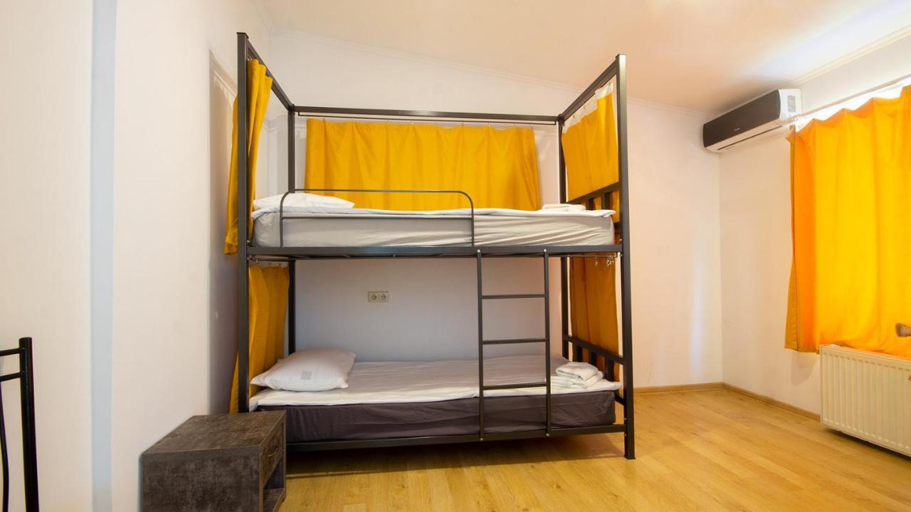 4 Bedroom Apartment On Liberty Square Tiflis Exterior foto