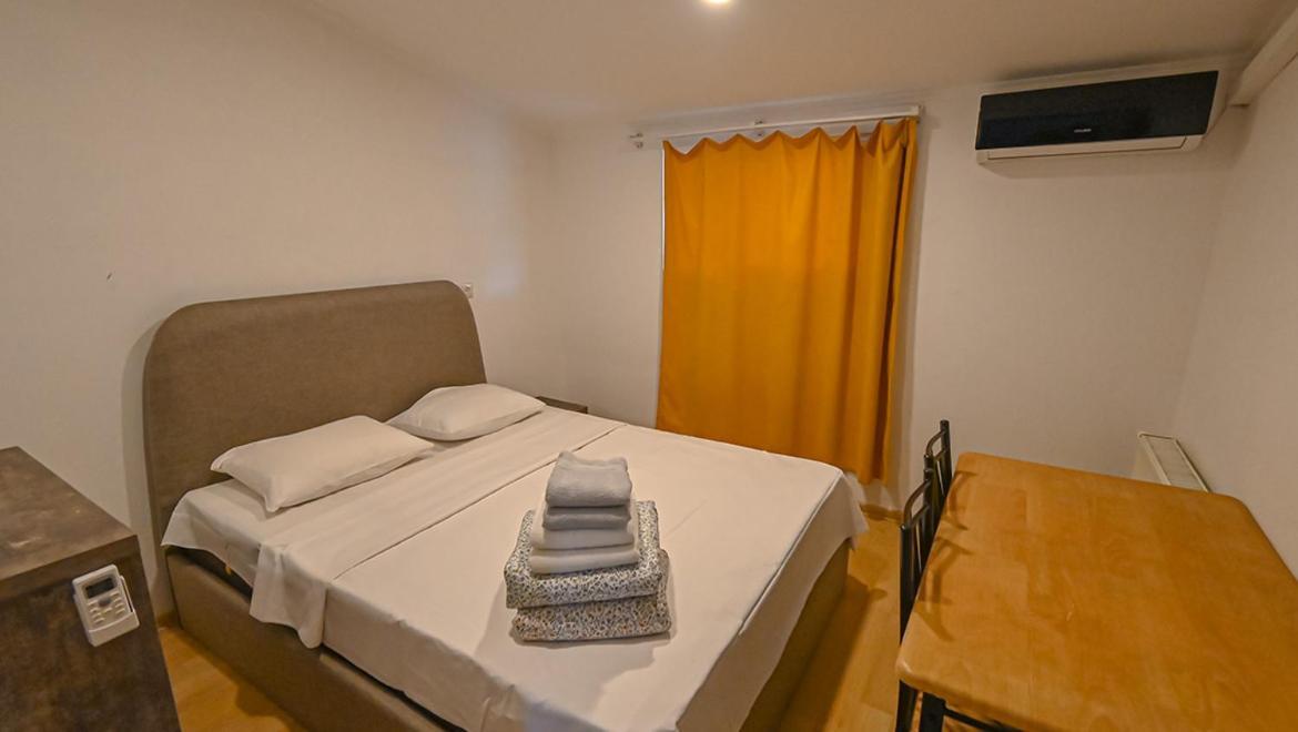 4 Bedroom Apartment On Liberty Square Tiflis Exterior foto